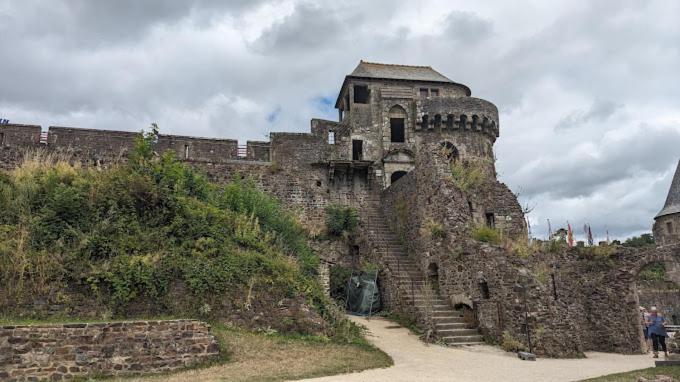 Studio Des Marches De Bretagne Fougeres Exterior photo